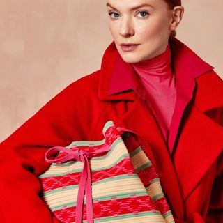 Pokud hledáš kabelku, která tě odliší, OILILY je jasná volba. Tyto limitované doplňky najdeš exkluzivně v Olexa Decor,...